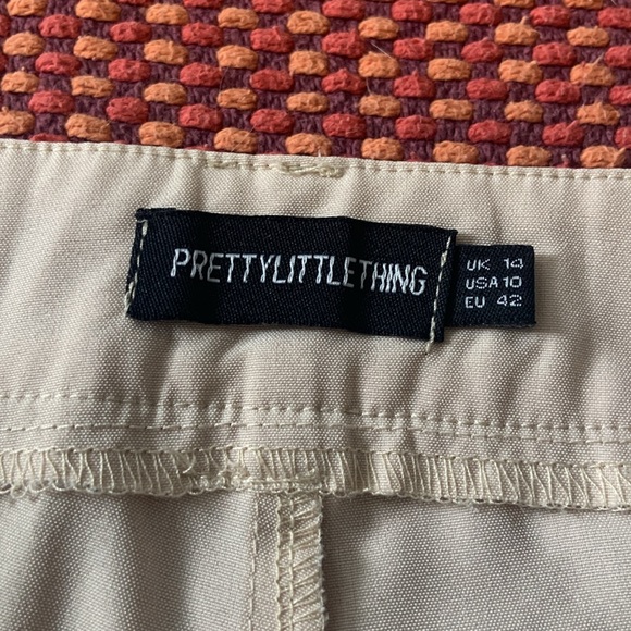 PRETTYLITTLETHING SIZE 10 Beige High-waist Cargo Shorts - Picture 7 of 9